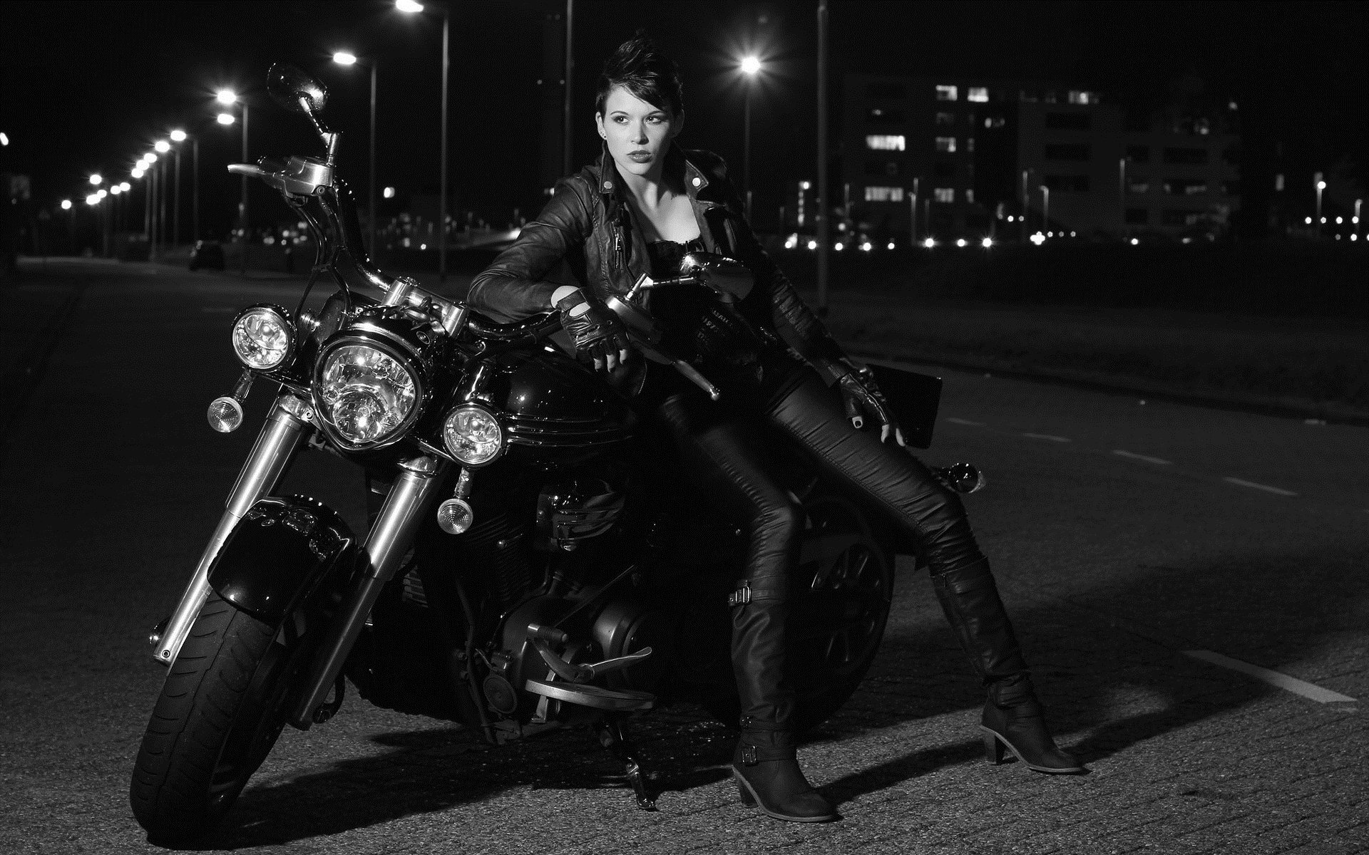 Photo Beautiful girls and motorcycles in Houston