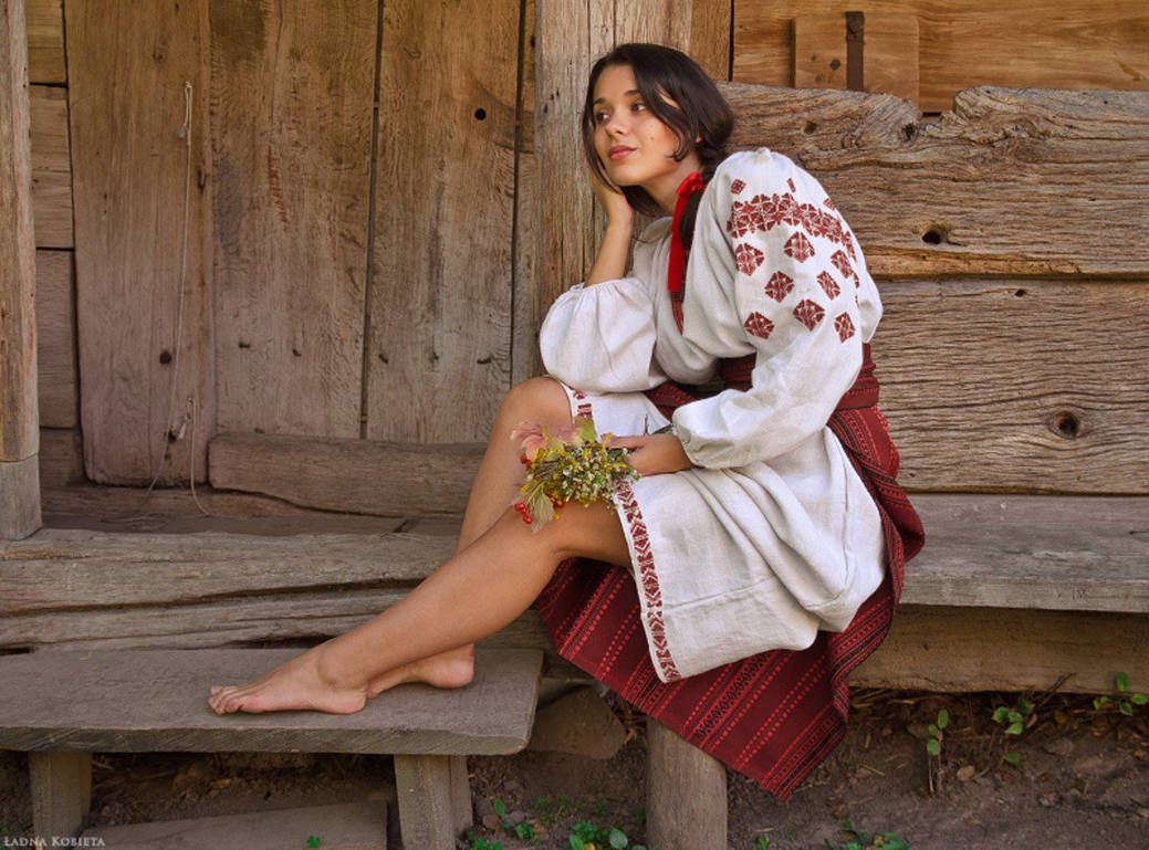 Fresh photos, fresh mood — Women in Slavic costumes online in Houston