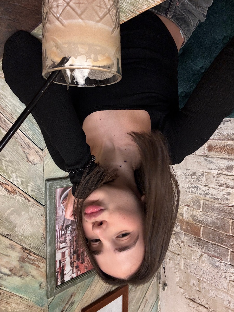 Fresh photos, fresh mood — Tina online in Houston